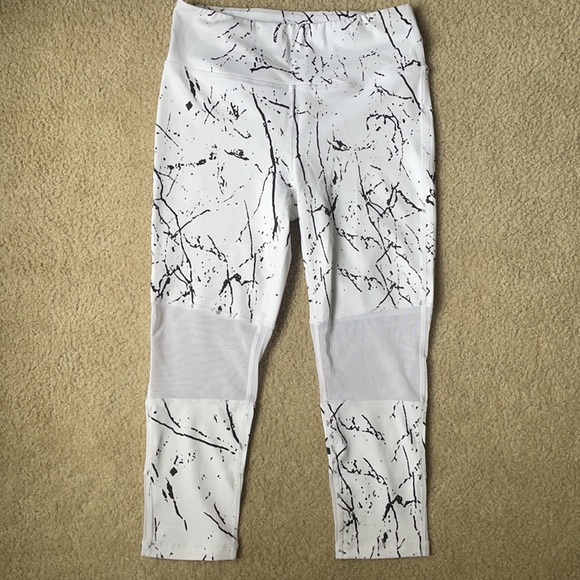 Pants - Women’s White Leggings 19 inch inseam Small